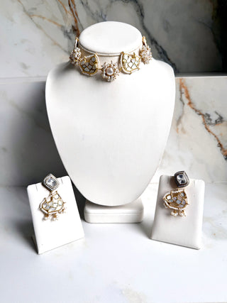 Sunehri Pearl Choker Set