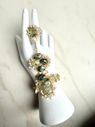 Prehnite Haathpool