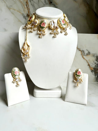 Roses Pearl Set
