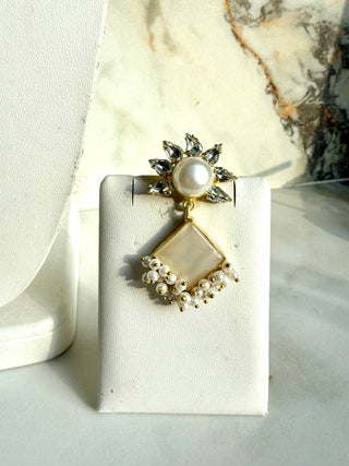 Meena Pearl Set