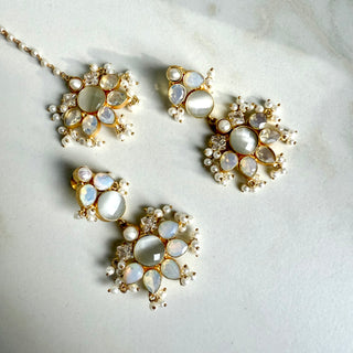 Aarvi White Moonstone 
Tika Set