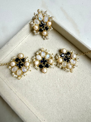 Mehrunsia Navy Bracelet Set