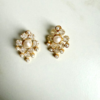 Lavnya Pearl Studs