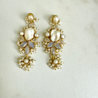 Zariya Pearl Earrings