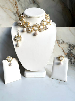 शुभारंभ (Shubharambh) – Moon Pearl Choker Set