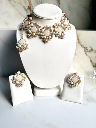 Aab-e-Noor White Set