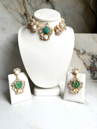 Amber Noor Pearl Green Choker Set
