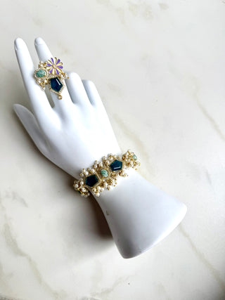 Gulabi Noor Green Gemstone Pearl Haath Phool Indian Bracelt With Ring