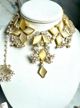 Royale Golden Jewellery Set - Meeraa Jewels